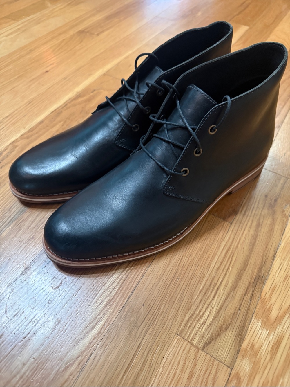 Helm Men's Black Leather Chukka Boots (NEW)